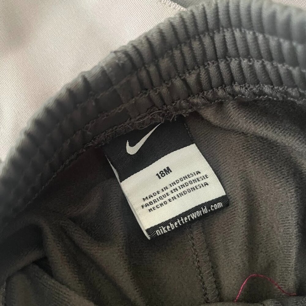 NIKE 2 pc sweatsuit - toddler size 18mo - Picture 5 of 5